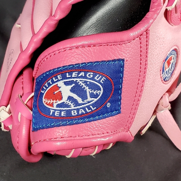 Little League Baseball Glove - Picture 2 of 11